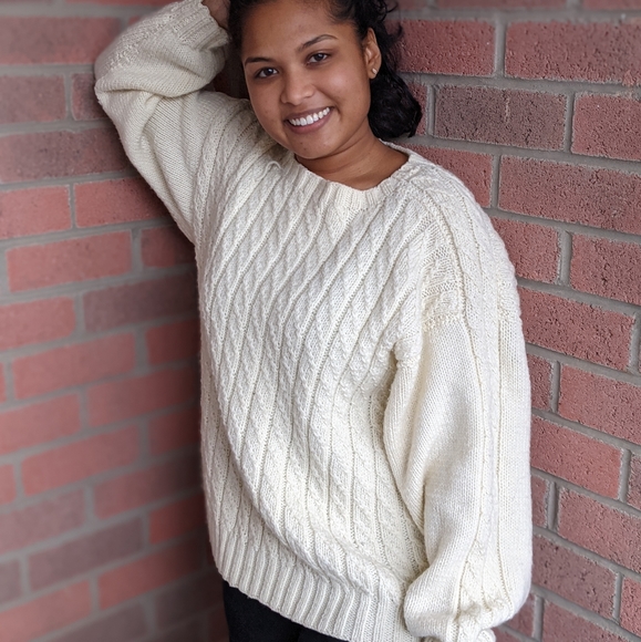 Knitted Off White Sweater - Picture 2 of 2
